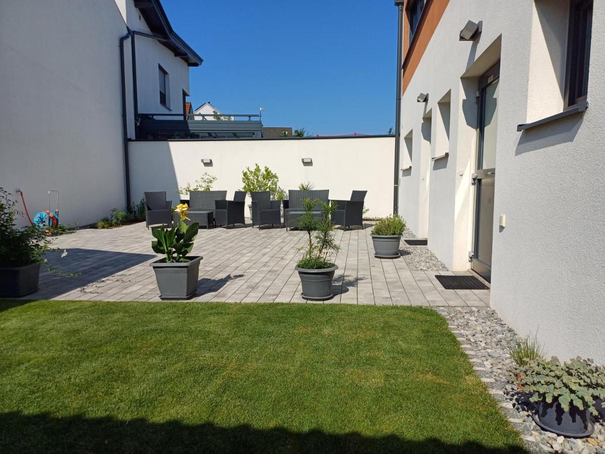 Penthouse Griemann 1 Mit Infrarotkabine Und Eigener Dachterrasse Fuer Max 4 Personen Illmitz Exterior photo