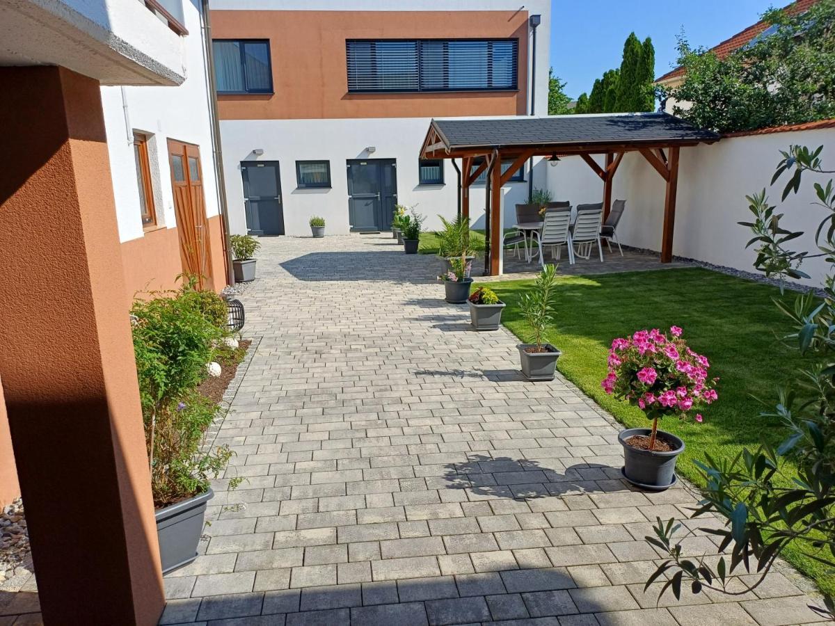 Penthouse Griemann 1 Mit Infrarotkabine Und Eigener Dachterrasse Fuer Max 4 Personen Illmitz Exterior photo